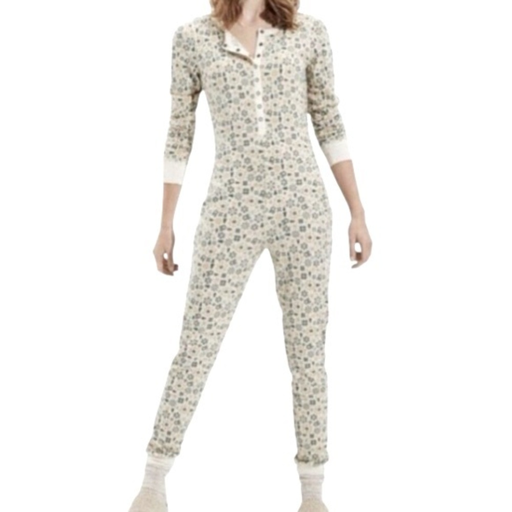 American Eagle Cream Snowflake Henley Thermal One Piece Pajama Size Small